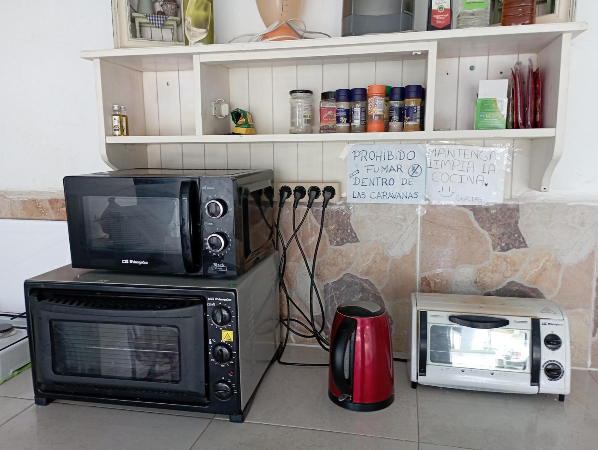 Caravanas Y Habitaciones Para Relajarse Sax Εξωτερικό φωτογραφία