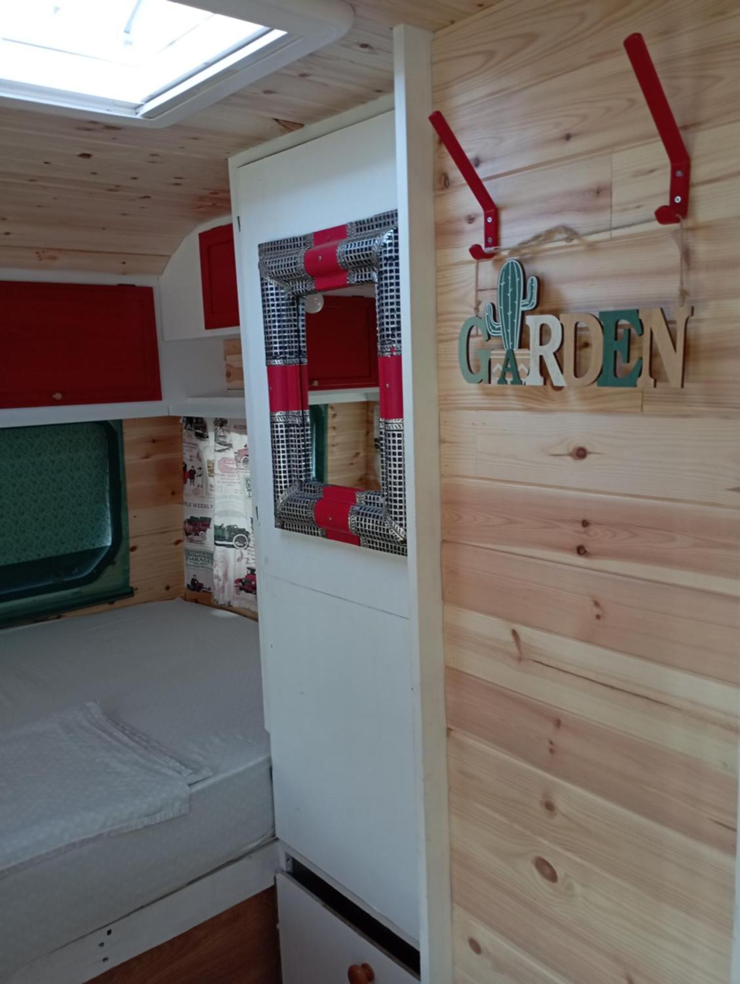 Caravanas Y Habitaciones Para Relajarse Sax Εξωτερικό φωτογραφία